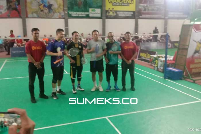 Maniak Badminton, Wako ini Bermain Dua Kali Partai Eksibisi