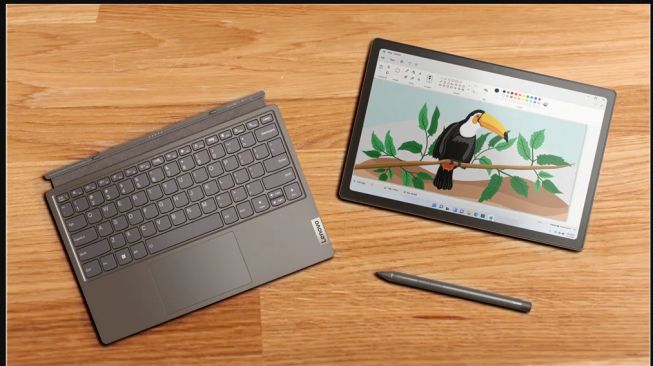 Lenovo IdeaPad Duet 5 12IRU8 4NID, Laptop Hybrid Terbaru untuk Menunjang Mobilitas dan Fleksibilitas