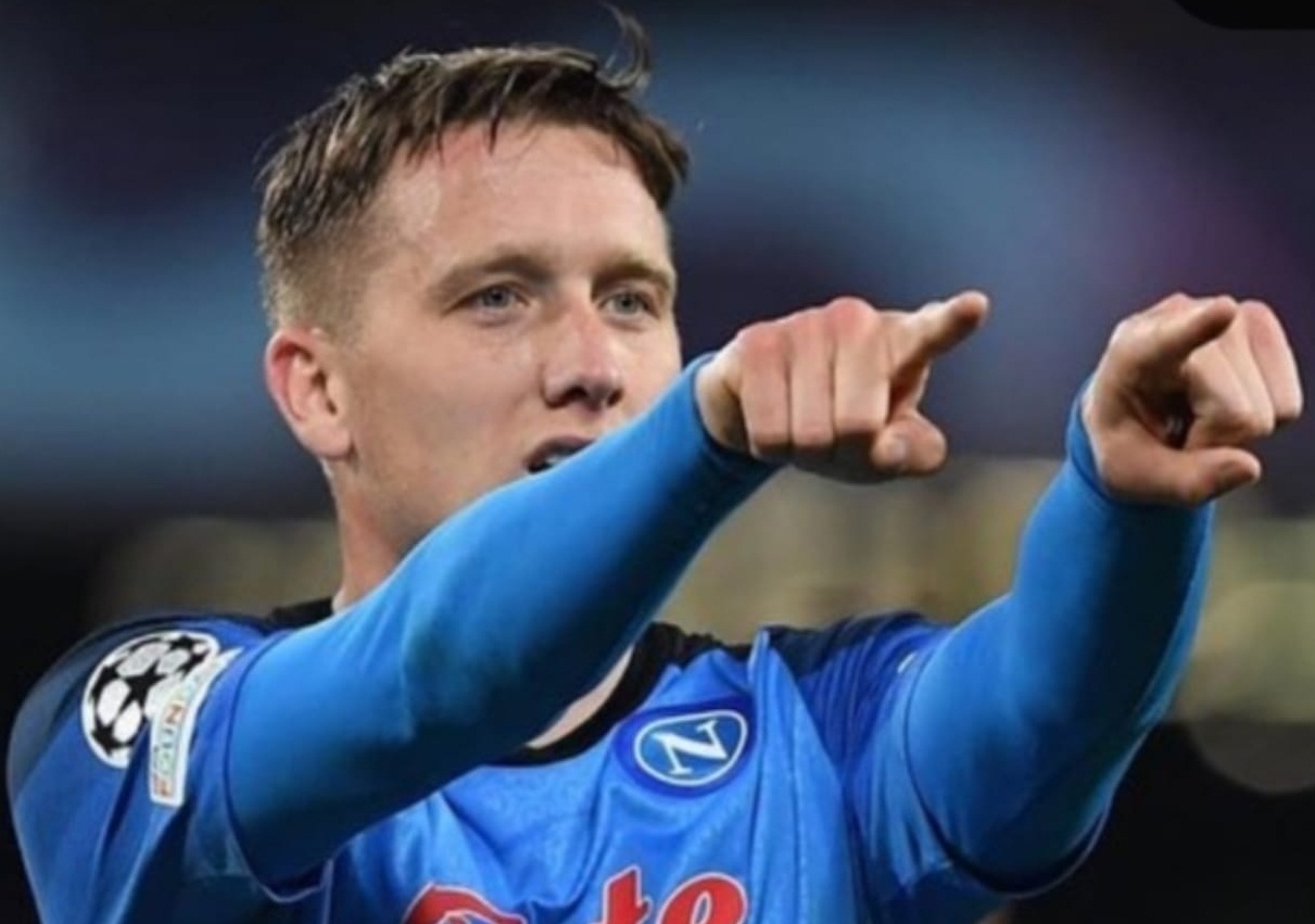 Meski Napoli Naikkan Tawaran Kontrak Baru, Piotr Zielinski Dikabarkan Hijrah ke Inter Milan 