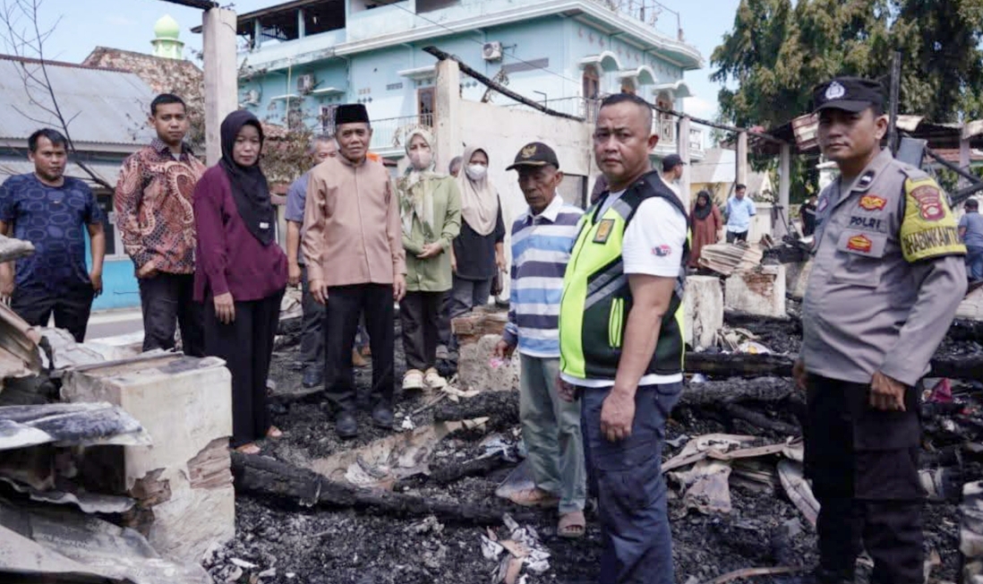 Tinjau Kantor Lurah Tanjung Raja Utara yang Ludes Terbakar, Wabup Ogan Ilir Tekankan Koordinasi Lintas OPD