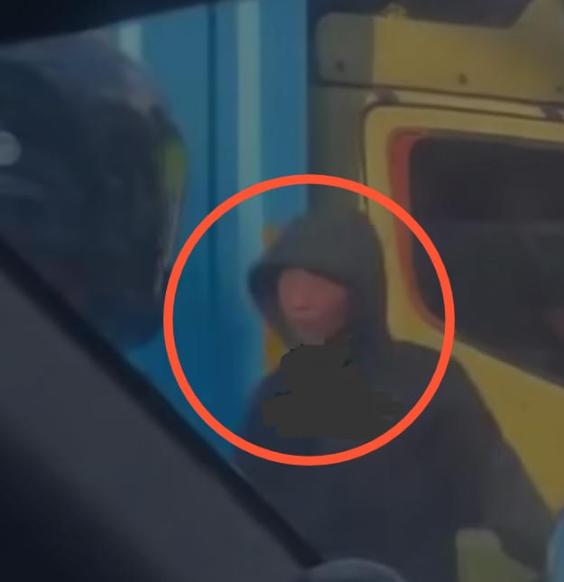 Aksi Pemalakan Sopir Truk dan Wanita Tanpa Busana Terjadi di Lampu Merah Palembang, Bentak Perekam Video