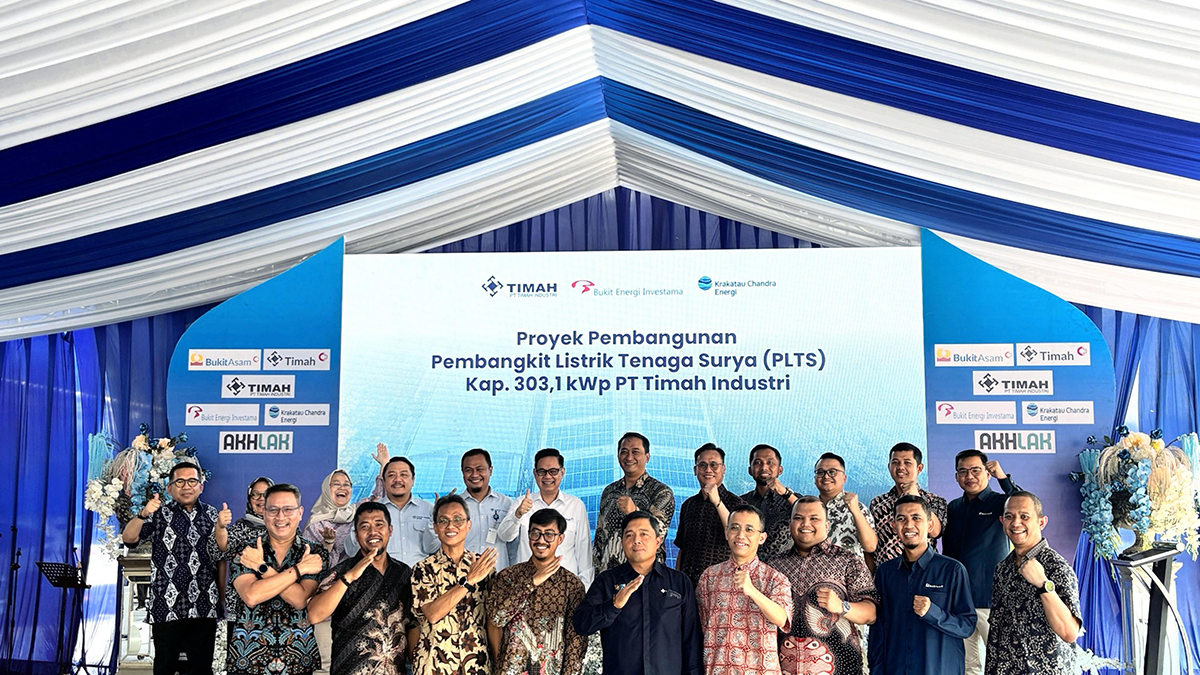  PT Bukit Asam Tbk Resmikan PLTS Timah Industri, Dorong Transisi Energi Bersih di Indonesia