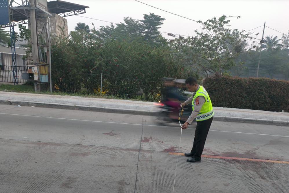 Hantam Buntut Truk Hino yang Akan Berbelok, Pengendara N-Max Kehilangan Nyawa