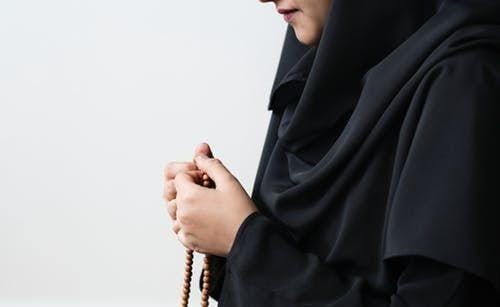 Amalan Dzikir Sayyidah Fatimah untuk Mengurangi Letih, Burnout, Stres dan Capek Kerja, Berikut Bacaannya