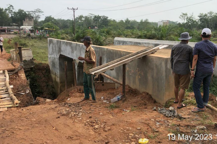 Jembatan Blok D Mesuji OKI Ambruk, Dinas PUPR Lakukan Perbaikan Sementara