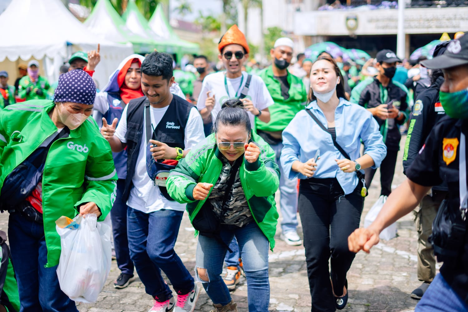 Lebih dari 1.000 Mitra Grab di Palembang dan Keluarganya Ikuti Keseruan HAJATAN Akhir Tahun