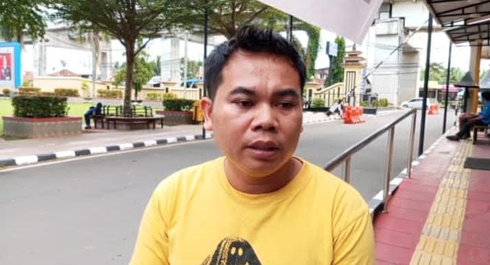Bantu Ibu-ibu Terjatuh dari Motor, Pria di Palembang Dikeroyok 3 Orang Pemuda Mobilnya Dirusak 