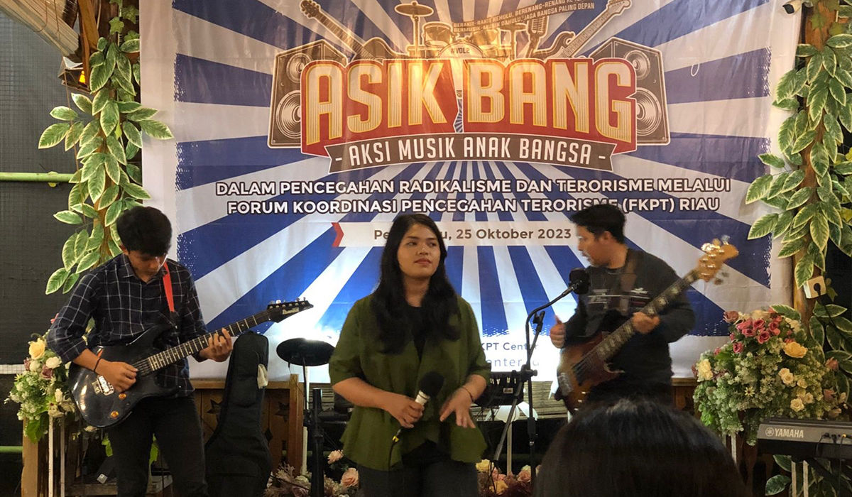 Kobarkan Semangat Kebangsaan dan Cinta Tanah Air, BNPT dan FKPT Riau Membumikan Pancasila Lewat Musik