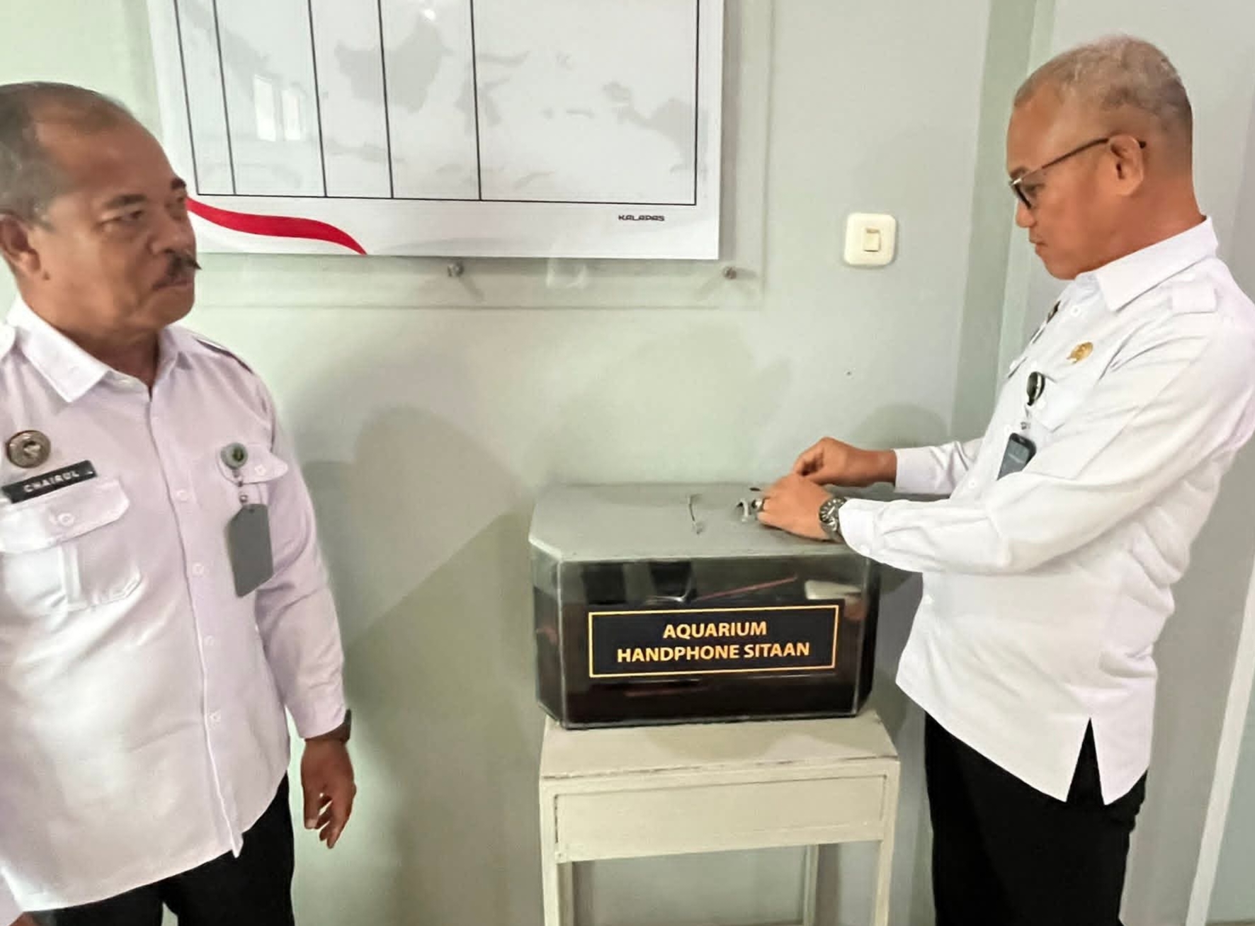 Kalapas Tanjung Raja Ogan Ilir, Musnahkan 8 HP Sitaan Hasil Razia