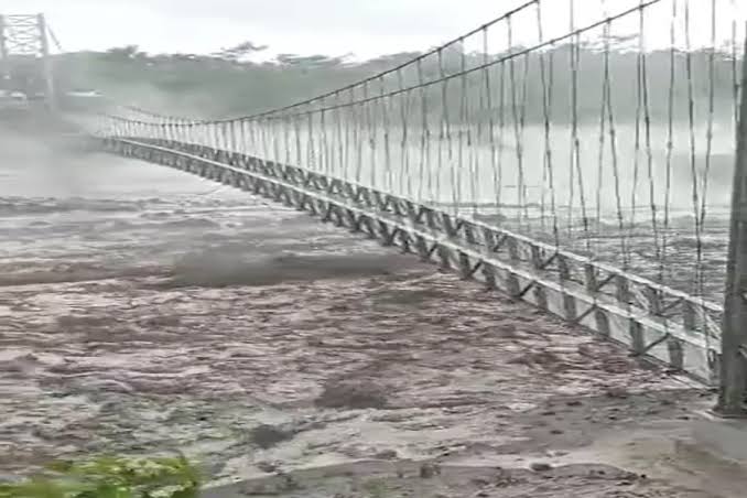 Selain 37 Orang Meninggal, Lahar Dingin Gunung Marapi Sumbar Sebabkan Longsor dan Hanyutkan 1 Jembatan