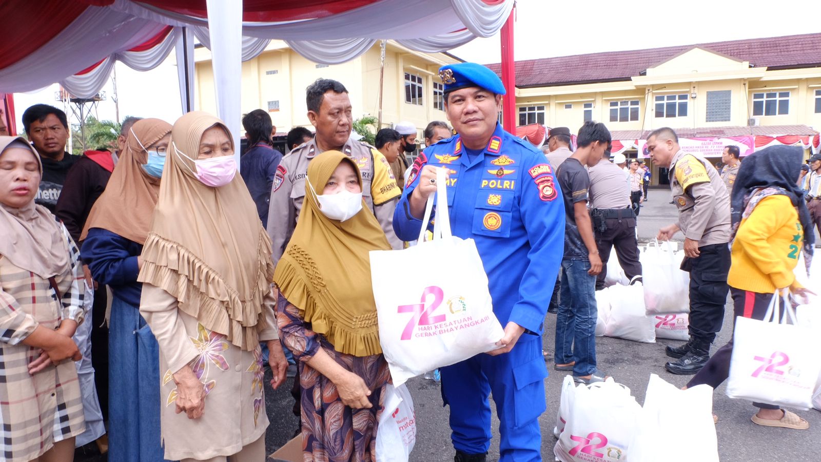 Meriahkan HKGB ke-72 Polres OKI Gelar Bakti Sosial dan UMKM