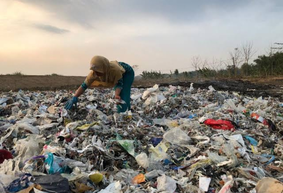 Gawat! Indonesia Posisi Pertama Dunia Negara Terpapar Microplastic, Ternyata Sering Pakai 5 Alat Ini