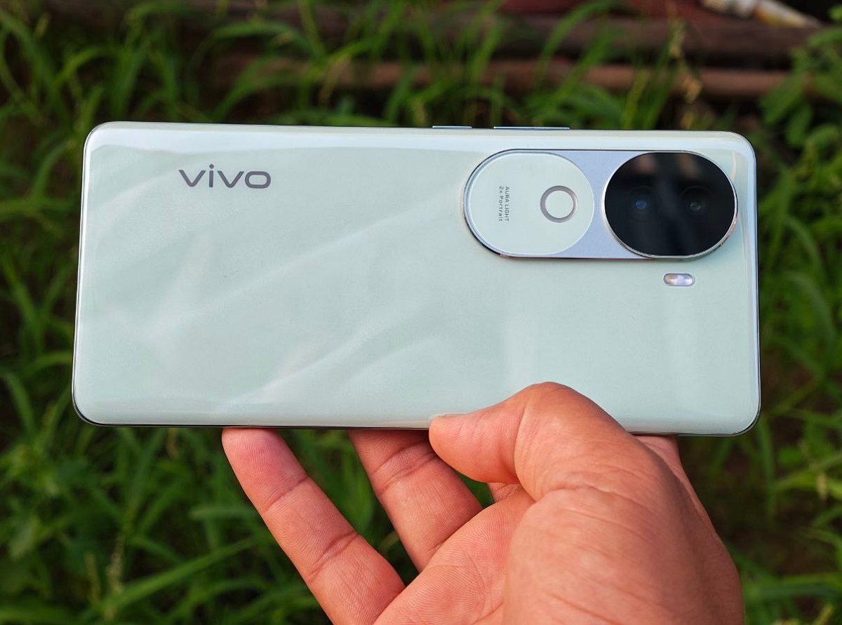 Smartphone Vivo V40e, Ditenagai Chipset MediaTek Dimensity 7300