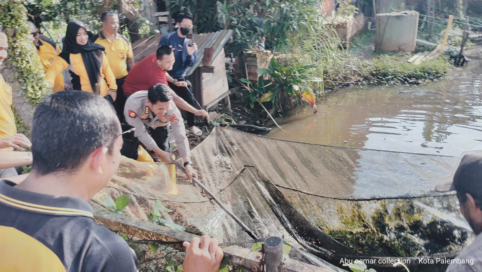 Kebun Ketahanan Pangan Satker Bidkum Polda Sumsel Dipanen, Seluruh Hasil Dibagikan ke Warga Sekitar