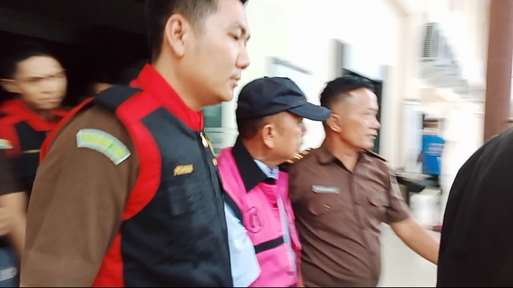 Kadishub Prabumulih Keluar Kantor Kejaksaan Pakai Rompi Tahanan, PJ Wako: Sudah Pensiun Dini Sejak 1 November