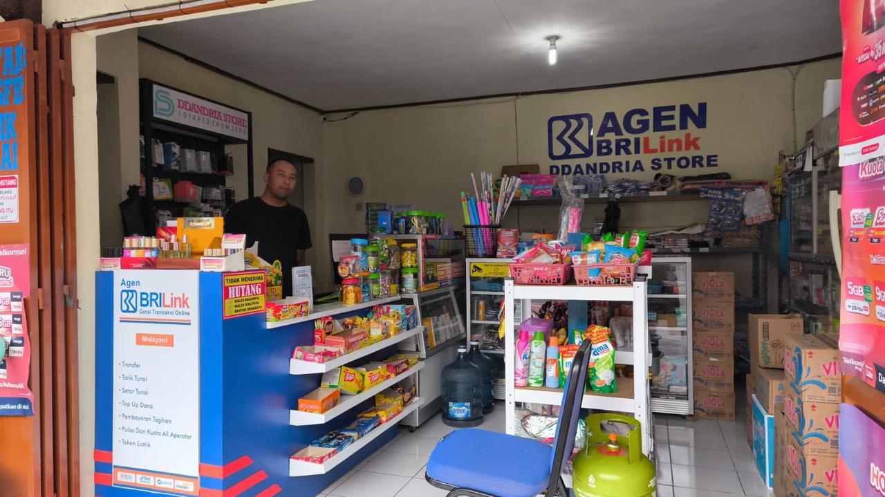 Meningkatkan Pendapatan dan Memberikan Layanan Perbankan Melalui Agen BRILink