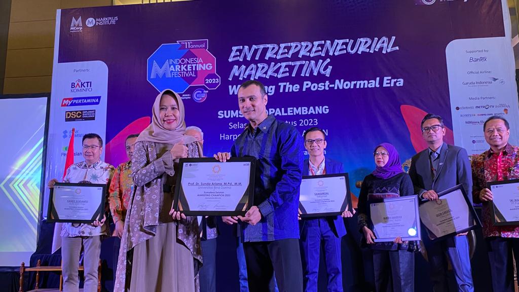 Luar Biasa, Rektor dan 3 Dosen UBD Palembang Raih Penghargaan Indonesia Marketing Festival 2023