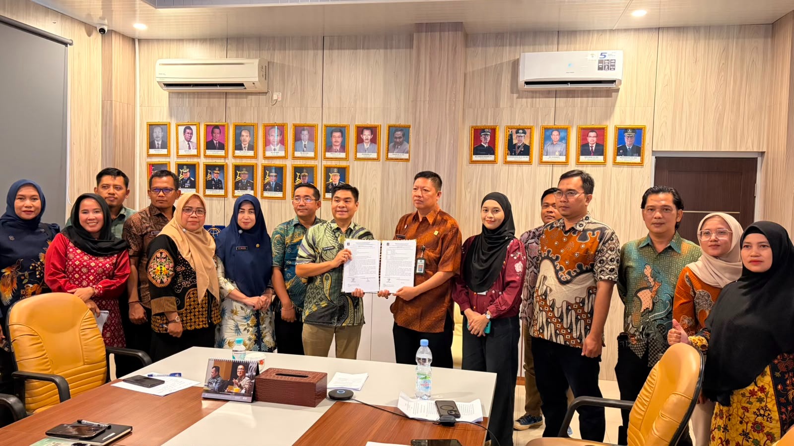 Kanwil Kemenkum Sumsel dan Pemkab OKU Timur Bahas Harmonisasi Dua Raperbup Strategis