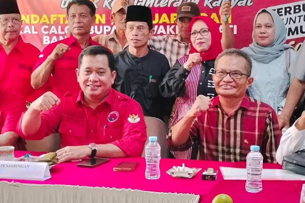 Ardi Arfani Serahkan Berkas Pendaftaran Cawabup Banyuasin ke PDIP, Ini Kata Askolani!