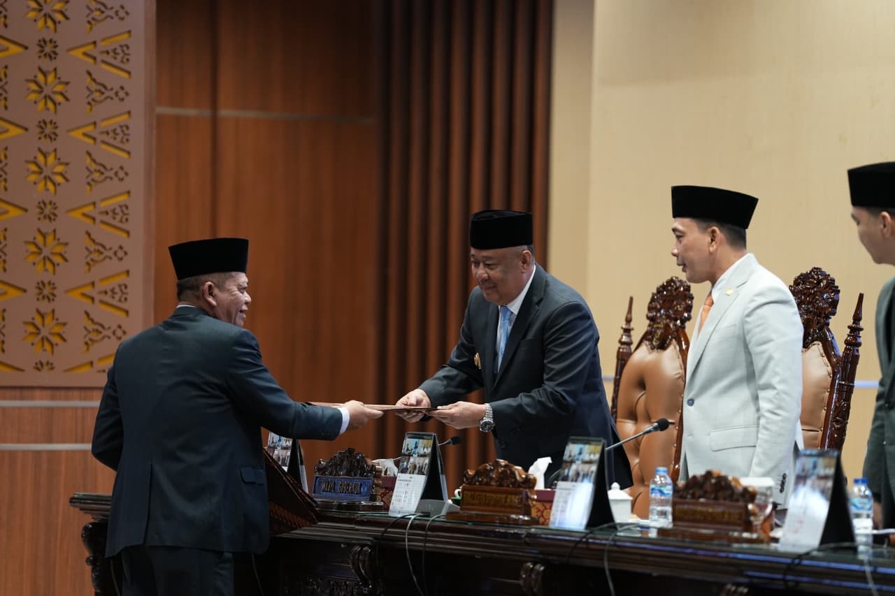Rapat Paripurna DPRD Sumsel: 5 Pansus Serahkan Hasil Pembahasan LKPJ Gubernur 2025