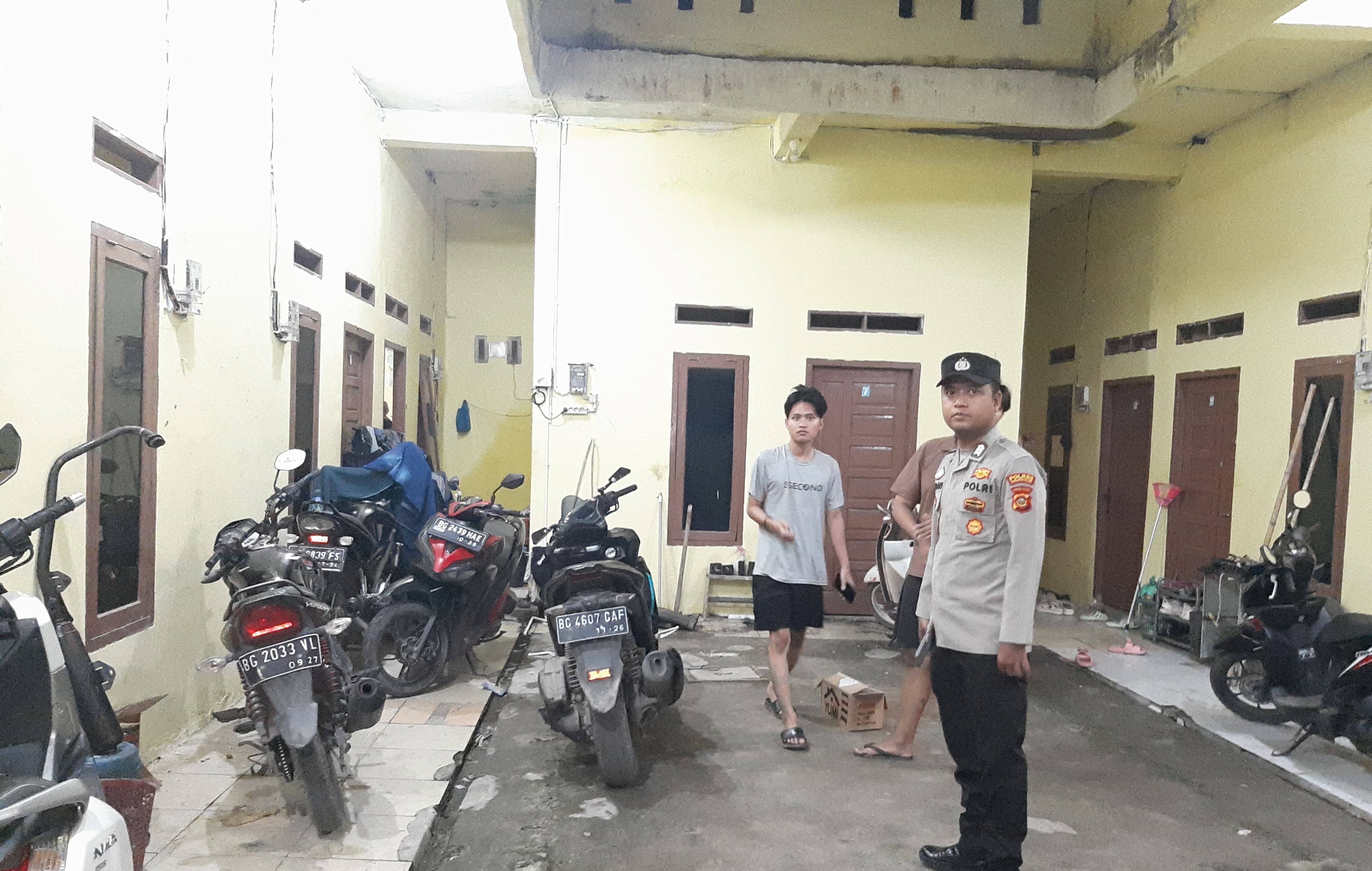 Terbantu dengan Kehadiran Polisi, Warga Berikan Apresiasi Patroli Dini Hari Polsek Indralaya Ogan Ilir