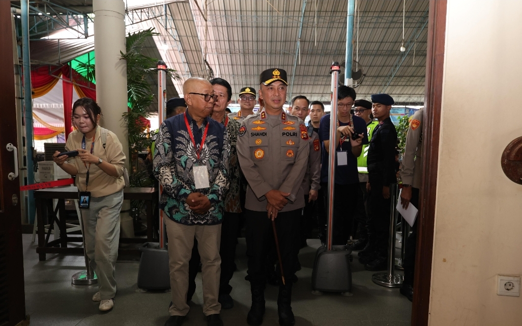Kapolda Sumsel Irjen Pol Sandi Turun Langsung, Pastikan Ibadah Paskah Aman di Palembang