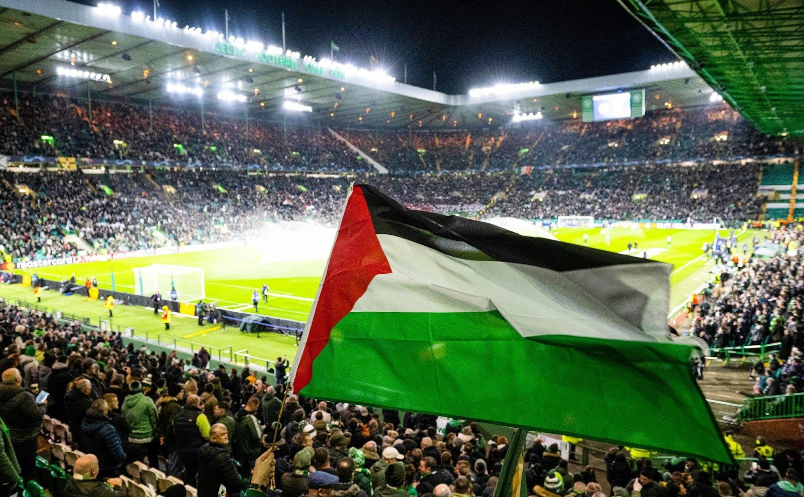 Terlalu! Panpel Persija Jakarta Paksa Jackmania Turunkan Bendera Palestina: Suruh Jackmania Langsung ke Gaza 