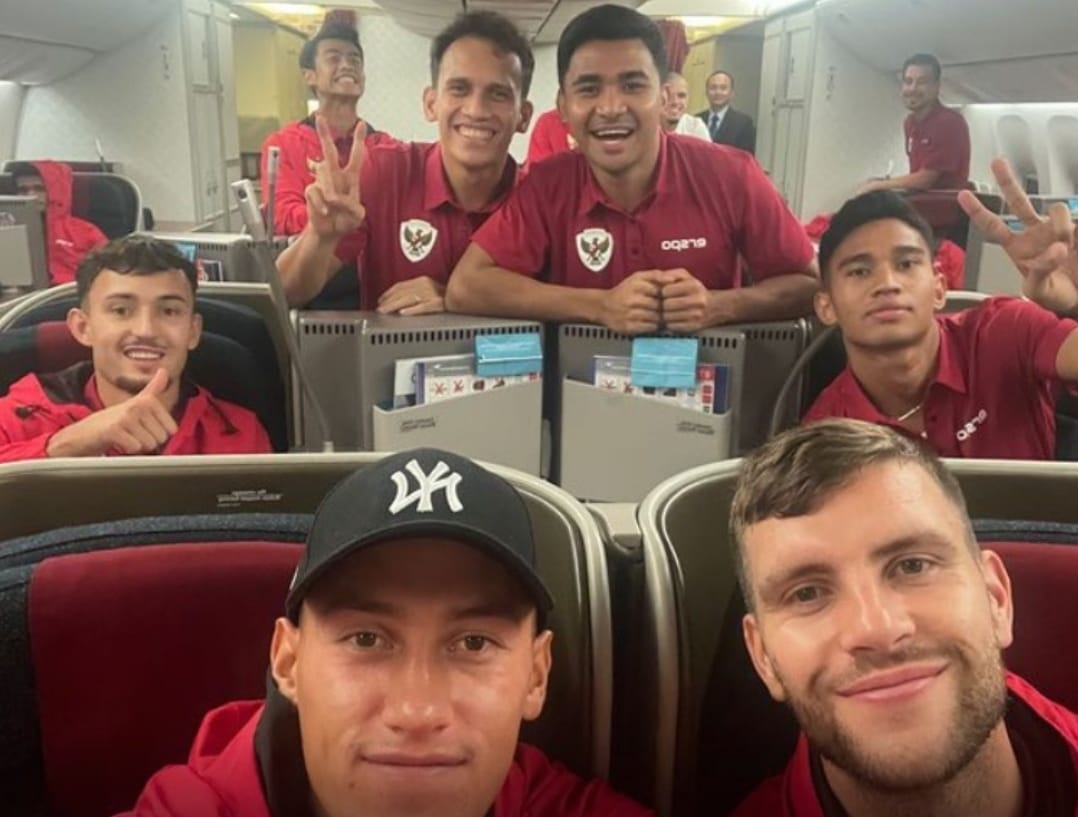 GERCAP Pulang Naik Pesawat Carteran, Timnas Indonesia Bersiap Hadapi Australia di Gelora Bung Karno Jakarta