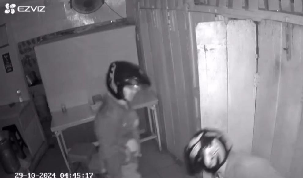 Bongkar Warung Soto di Palembang, Aksi Dua Orang Pelaku Terekam CCTV, Gasak 3 Tabung Gas Melon 