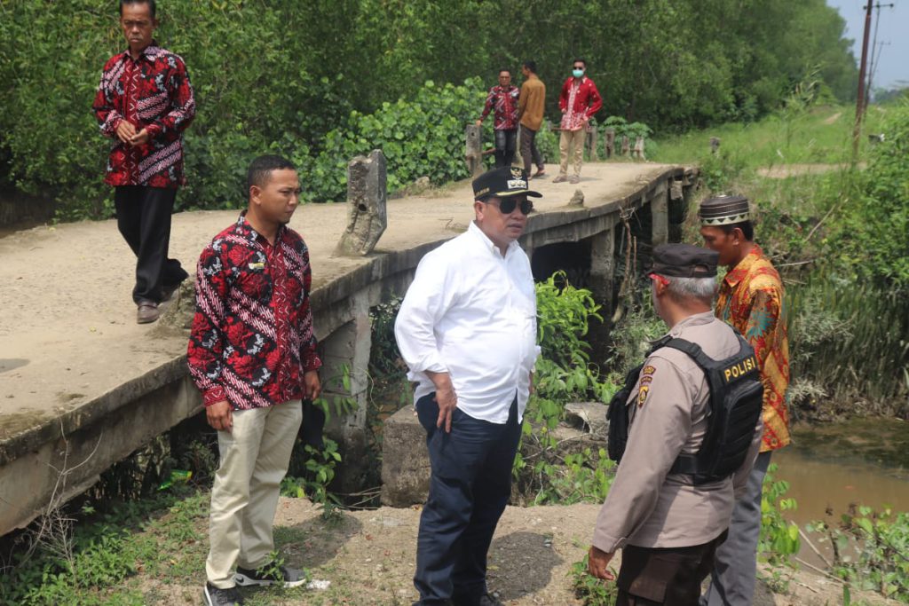 Was-was, Kondisi Jembatan Penghubung Ambruk, Bupati Banyuasin Minta Segera Perbaiki