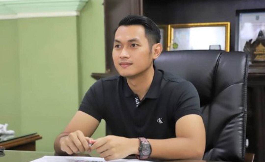 Ini Bupati Terganteng Usai Dilantik Presiden, Ternyata Masih Lajang! 