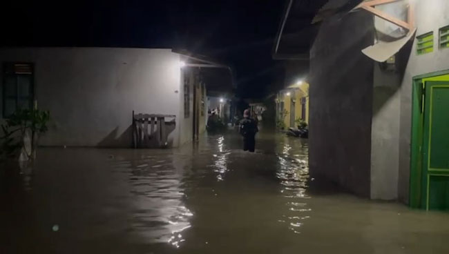 Sungai Enim Meluap Ratusan Rumah Terendam Banjir 