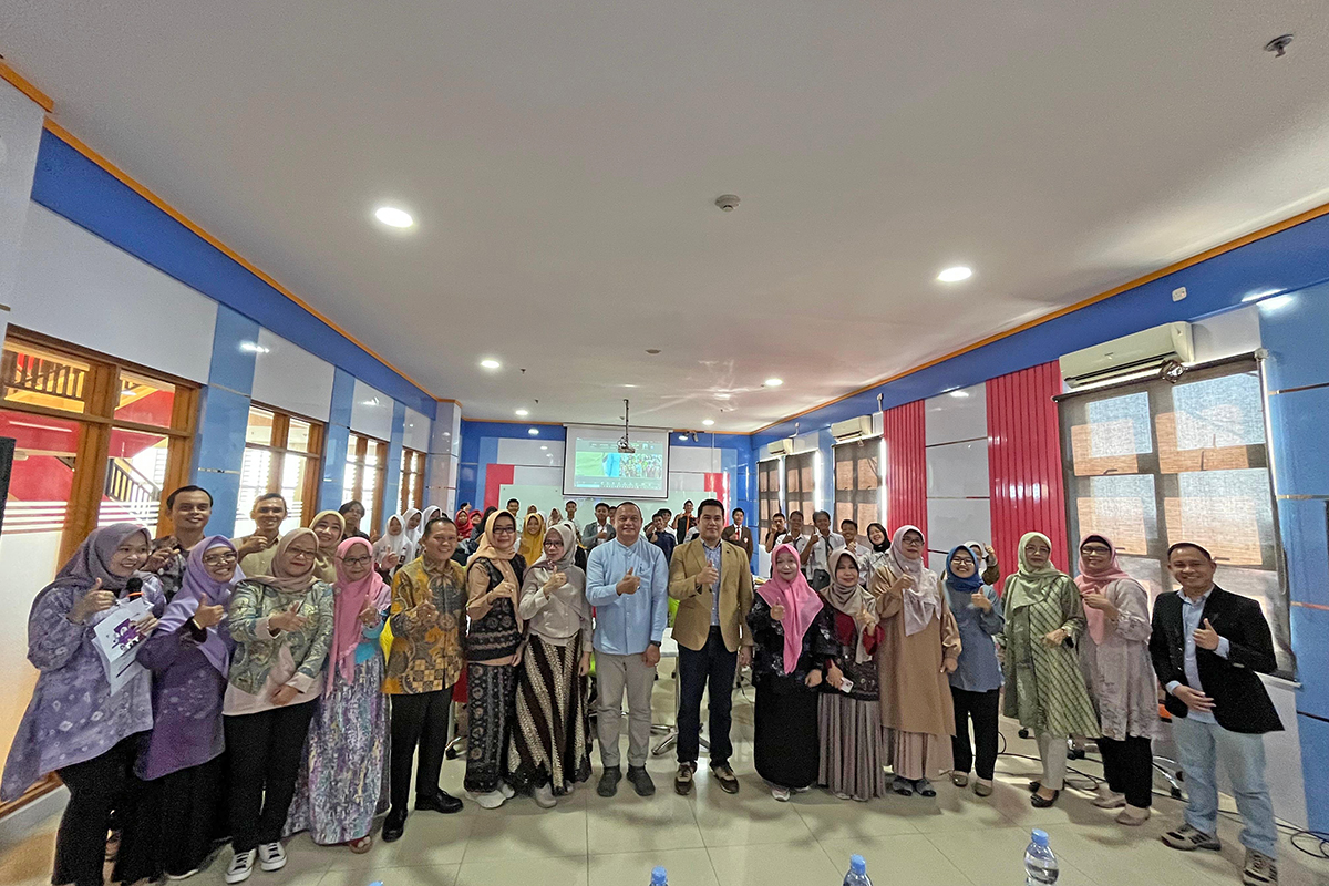 Universitas Bina Darma Gelar 'Belajar Sastra Bersama HISKI' untuk Menumbuhkan Cinta Sastra di Sekolah