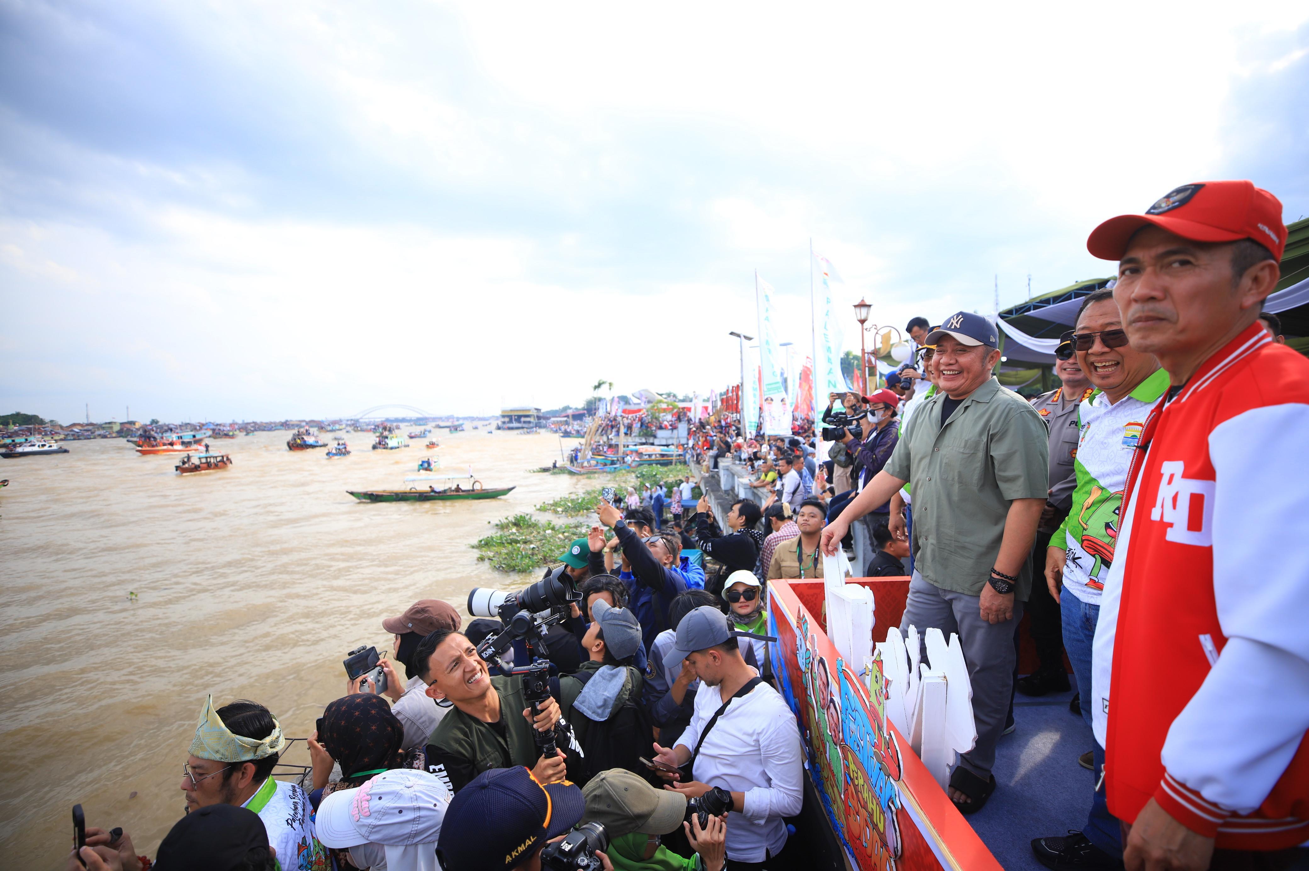 Gubernur Herman Deru Dorong Festival Perahu Bidar Palembang Jadi Agenda Wisata Dunia