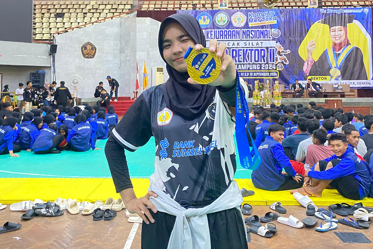 Rintan Desvita, Mahasiswa UBD Sabet Juara 1 di Kejuaraan Nasional Pencak Silat Piala Rektor II