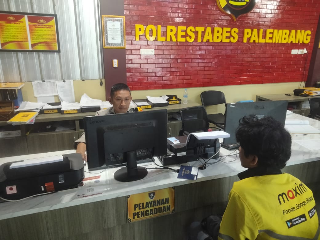 Terima Penumpang Mengaku Polisi, Motor Driver Ojol di Palembang Dibawa Kabur 