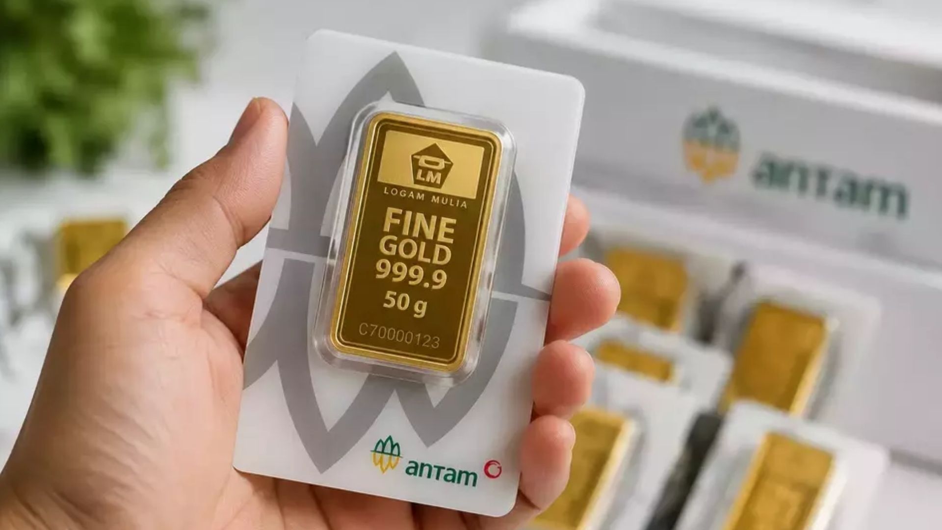 Harga Emas Antam Melemah, Hari Ini Dibanderol Rp2,602 Juta per Gram