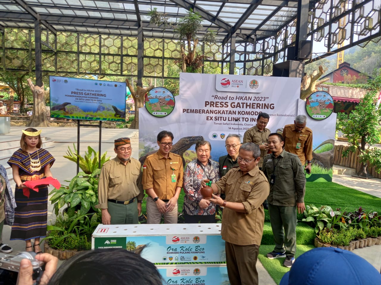 Taman Safari Bogor, Smelting dan KLHK Berangkatkan 6 Ekor Komodo untuk Dilepasliarkan ke Cagar Alam Wae Wuul 