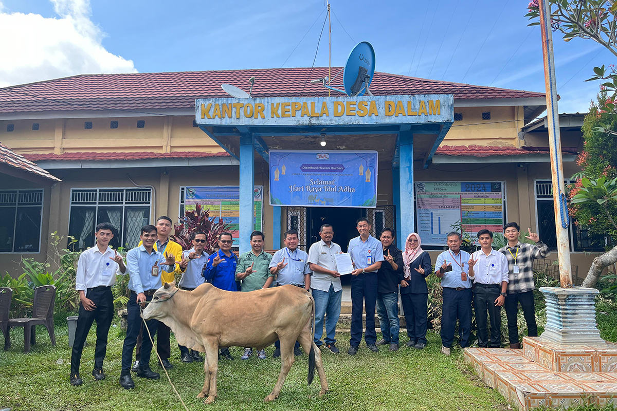 PT TeL Tebar Kebaikan, Serahkan Hewan Qurban untuk 26 Desa di Kabupaten Muara Enim