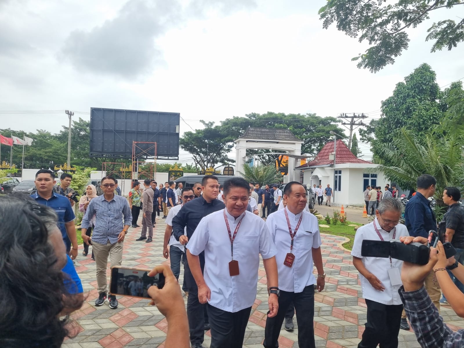 Paslon Gubernur dan Wakil Gubernur Terpilih, Herman Deru Pesan Warga Kawal Realisasikan Janji Kampanye 