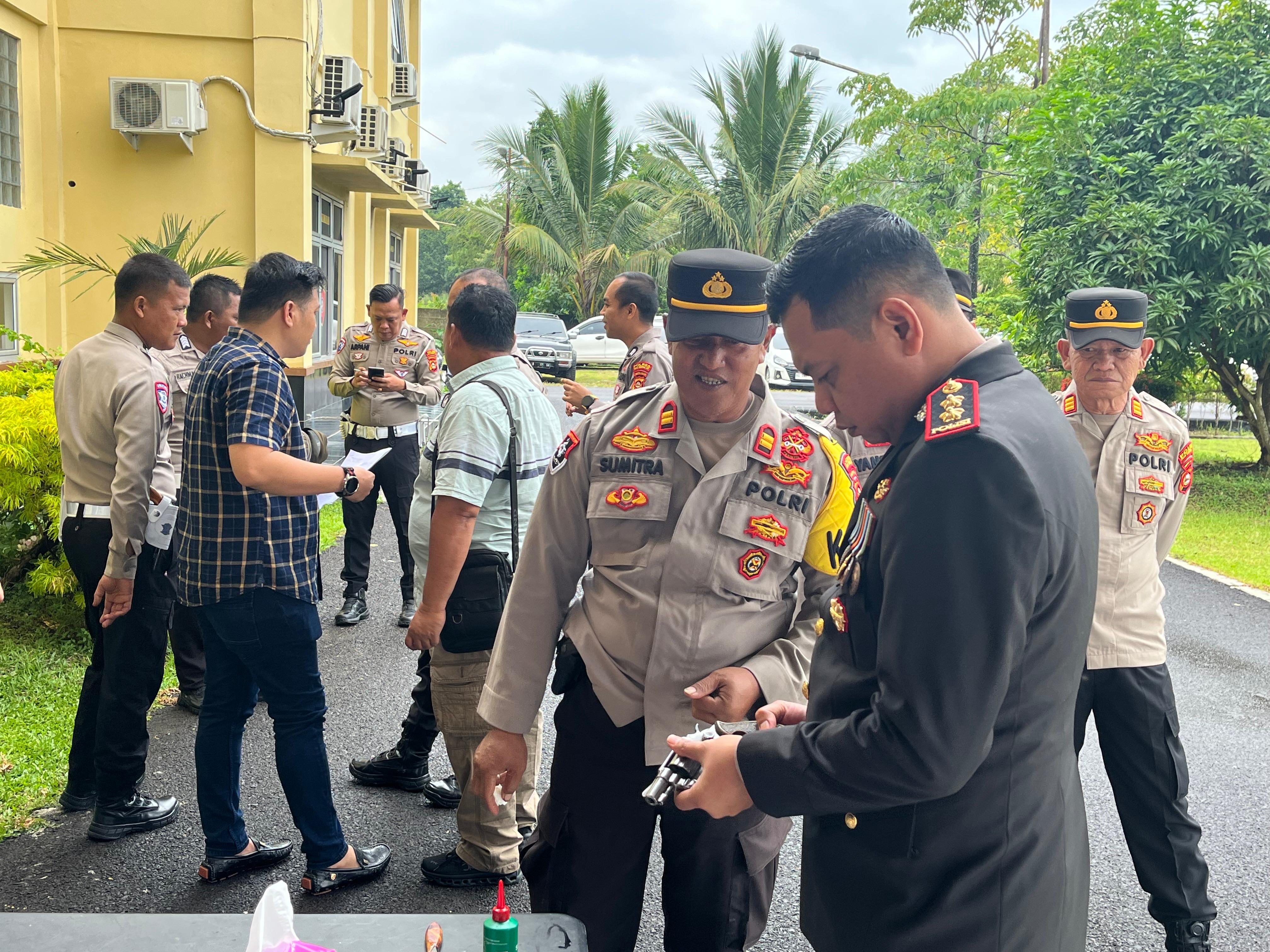 Senjata Api Personel Polres OKI Diperiksa, Tingkatkan Kedisplinan