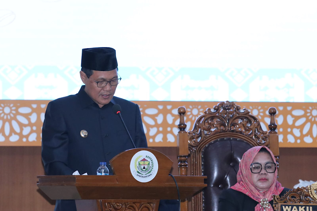 Bupati Muara Enim Jawab Pandangan Fraksi Soal 3 Raperda Strategis