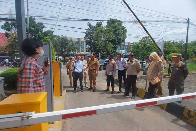 Dituduh Melakukan Perparkiran Ilegal, Badan Pengelola Ever Green Hadapi Pengaduan Warga Komplek