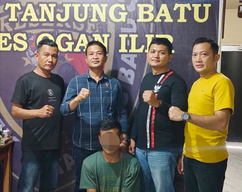 Gegara Curi 2 Jeriken BBM dari Bak Truk Fuso, Seorang Sopir di Ogan Ilir Ditangkap Polsek Tanjung Batu