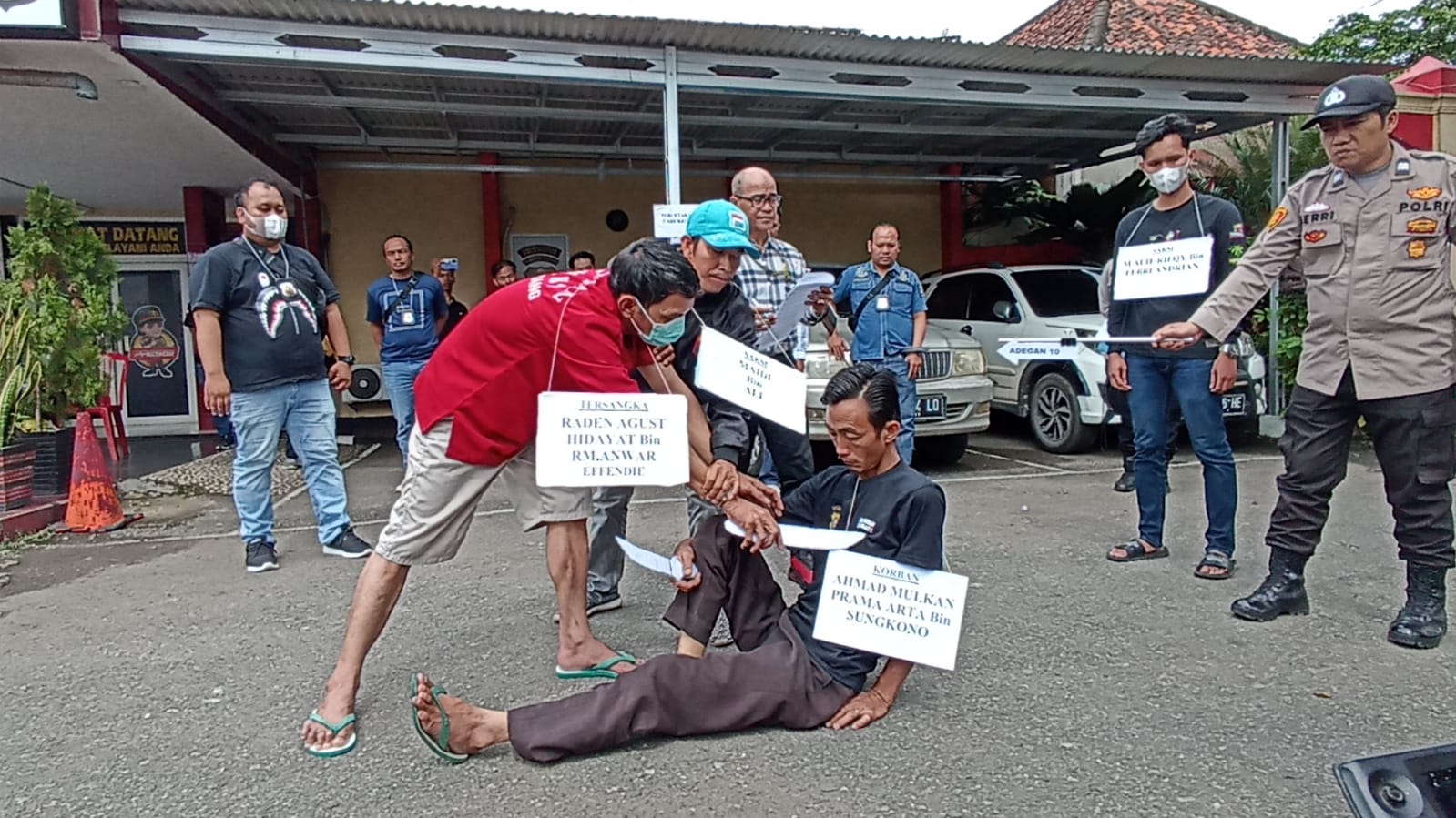 Tersangka Agus Bolot Peragakan 12 Adegan Pembunuhan, Keluarga Almarhum Korban Ikut Saksikan