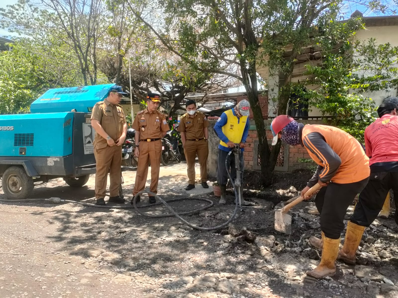 Perbaikan Jalan ini Ditinjau Sekda