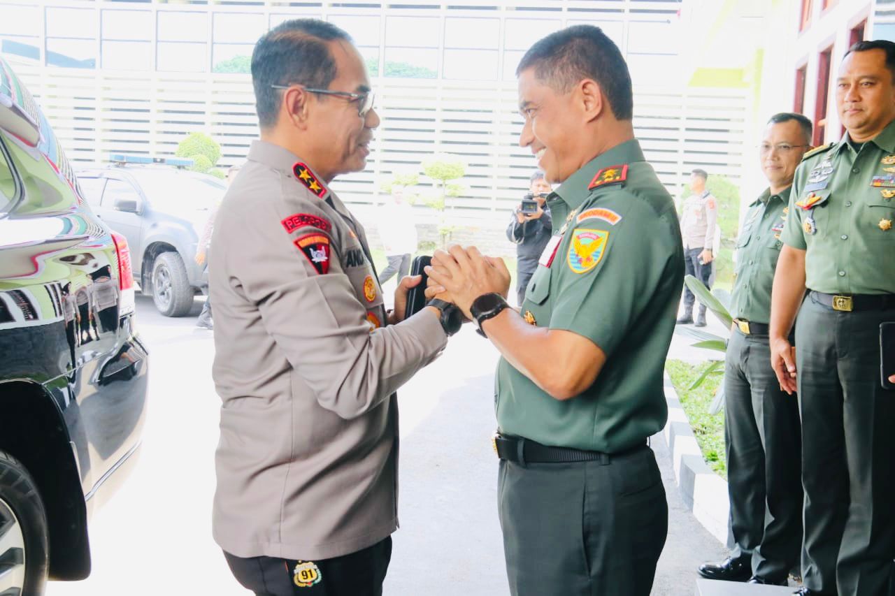 Silaturahmi ke Pangdam II Sriwijaya, Kapolda Sumsel Disambut Rekan Seangkatan, Sepakat Kuatkan Sinergitas