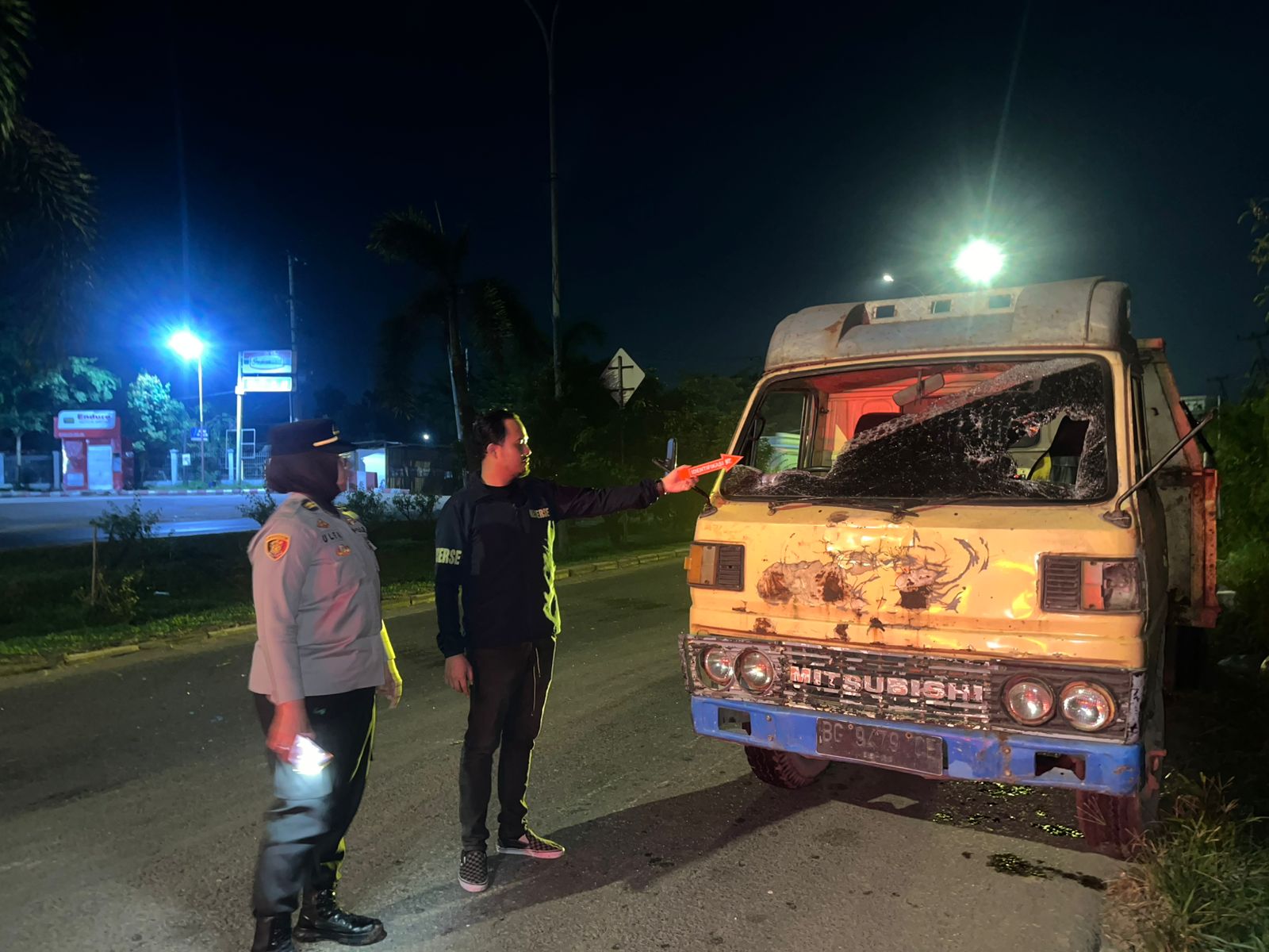 Maut di SPBU Palembang  Sopir Truk Tewas Setelah Tegur Penyerobot Antrean BBM,  Polisi Kejar 7 Pelaku