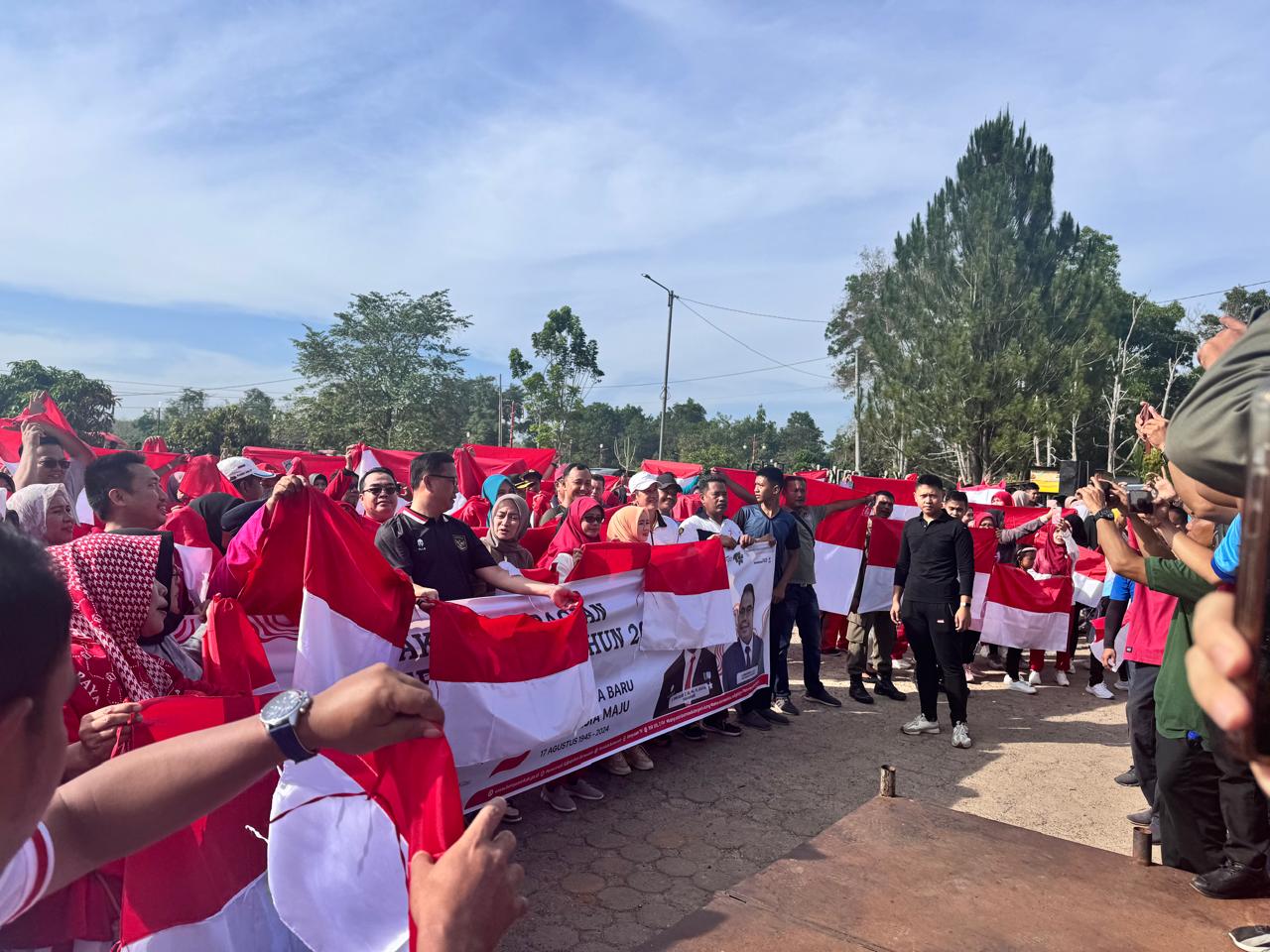 Penjabat Bupati Banyuasin Bagikan 10 Juta Bendera Merah Putih dalam Rangka Sambut HUT ke-79 RI