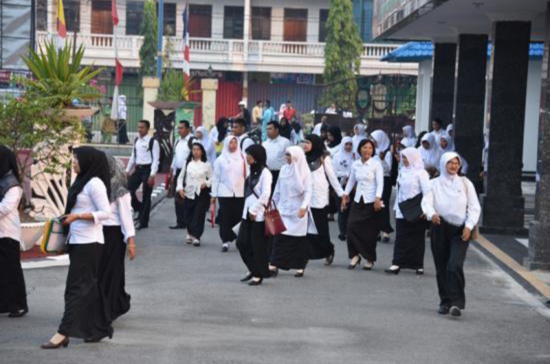 Sedih! PPPK Paruh Waktu 2025 Honorer Hanya Ganti Baju, Gajinya! 